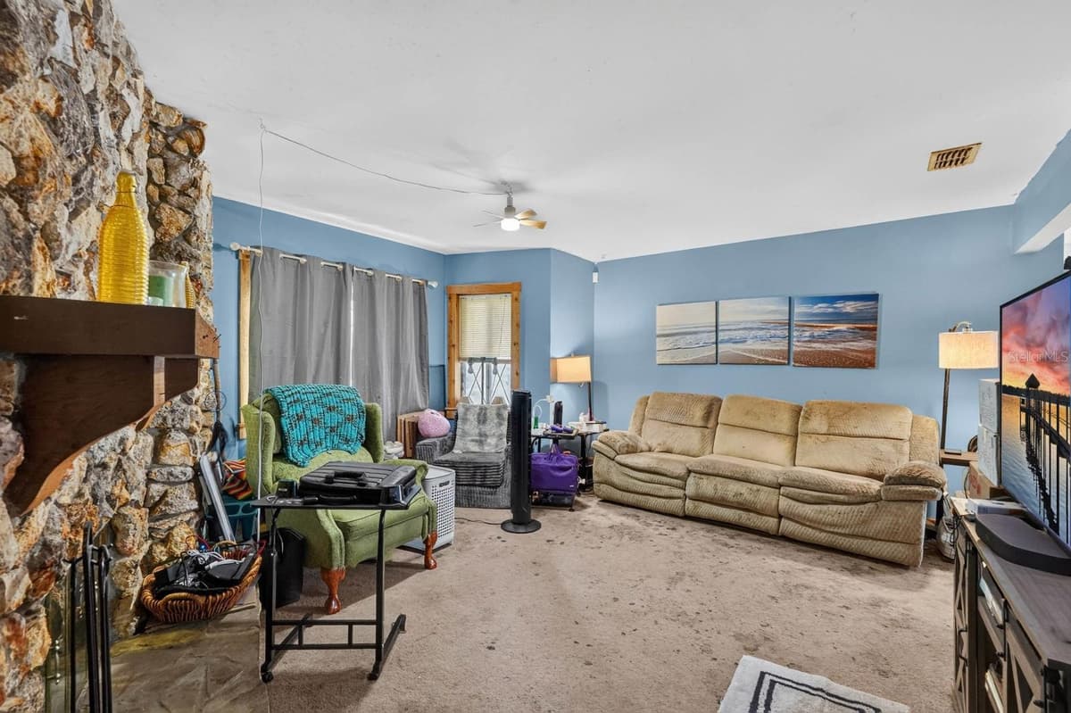 110 PALM AVENUE — photo 7 of 47