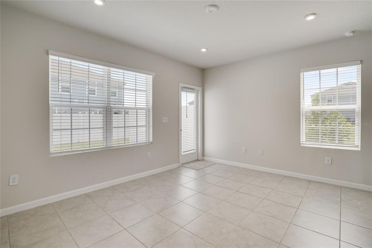 14229 CRIMSON AVENUE — photo 13 of 39