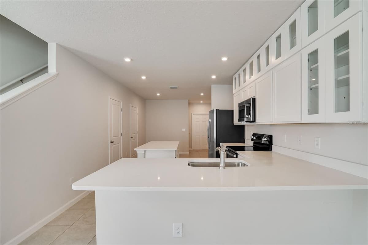 14229 CRIMSON AVENUE — photo 16 of 39