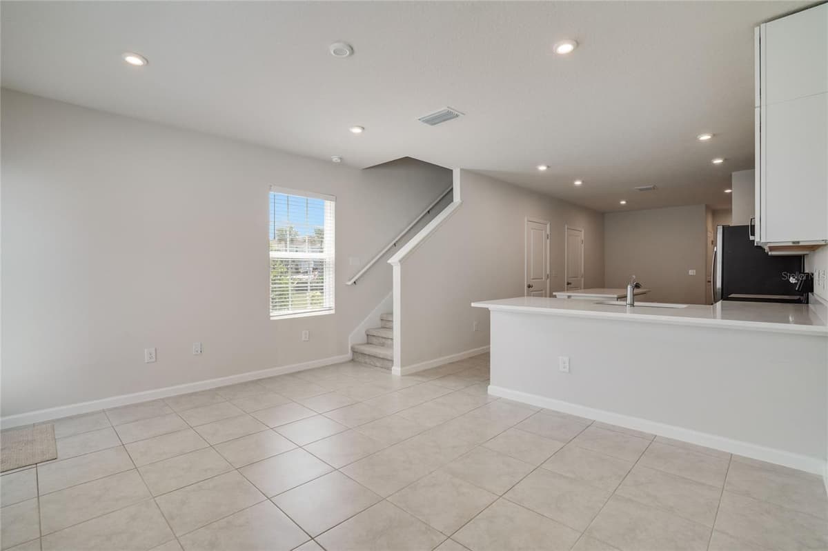 14229 CRIMSON AVENUE — photo 15 of 39