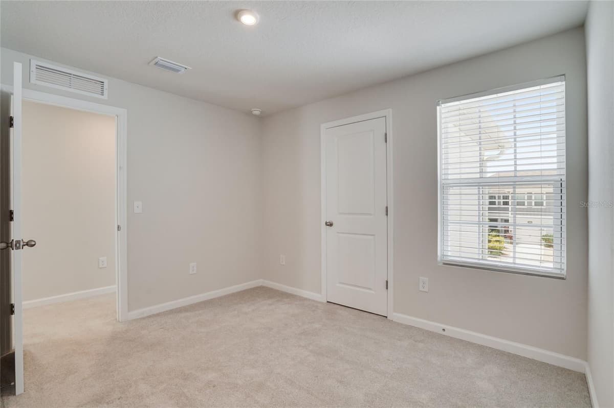 14229 CRIMSON AVENUE — photo 32 of 39