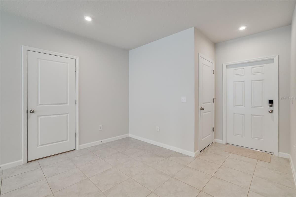 14229 CRIMSON AVENUE — photo 22 of 39