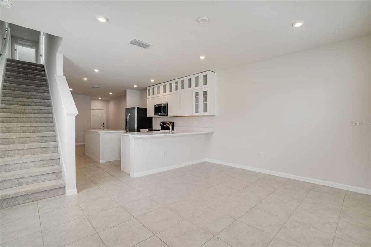 14229 CRIMSON AVENUE — photo 14 of 39