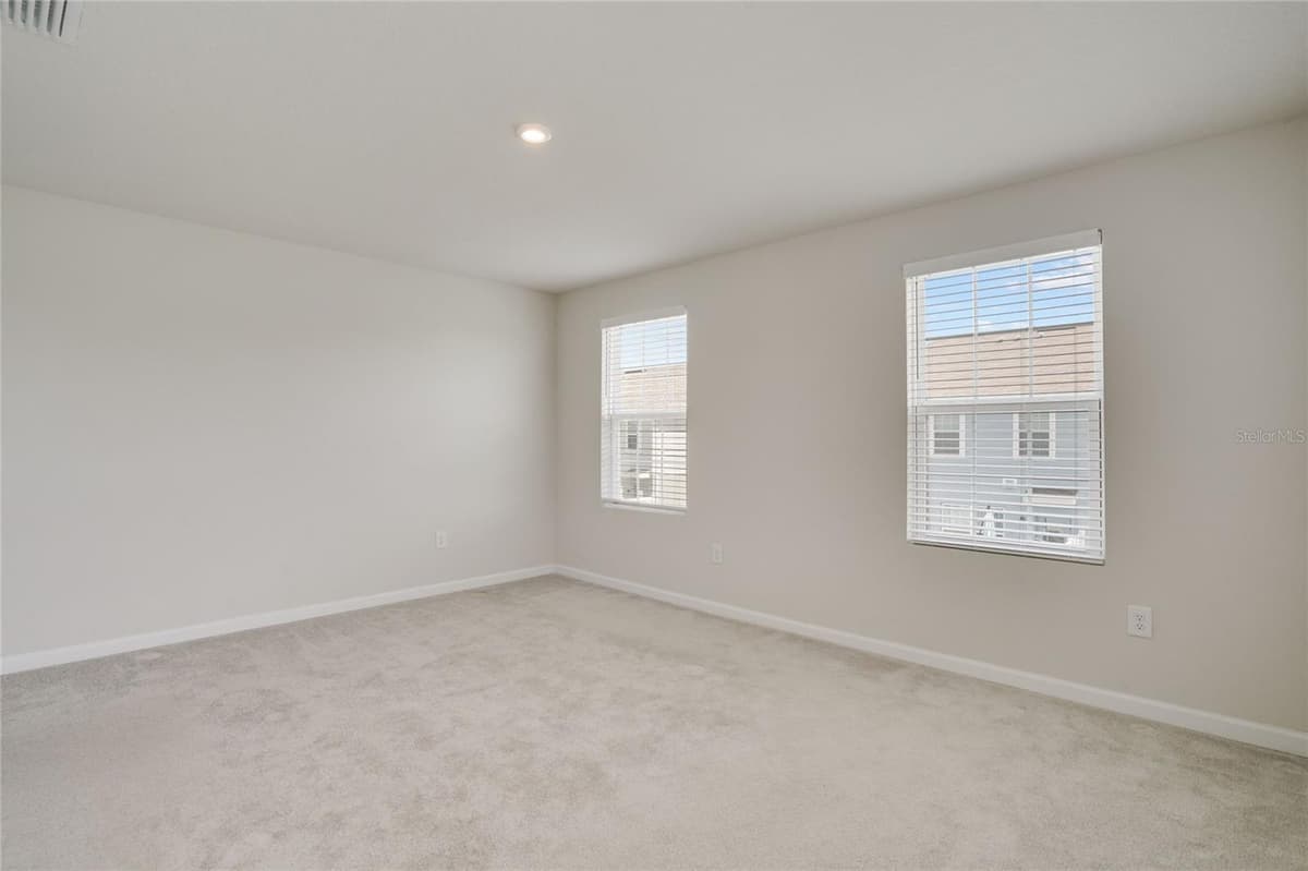 14229 CRIMSON AVENUE — photo 12 of 39
