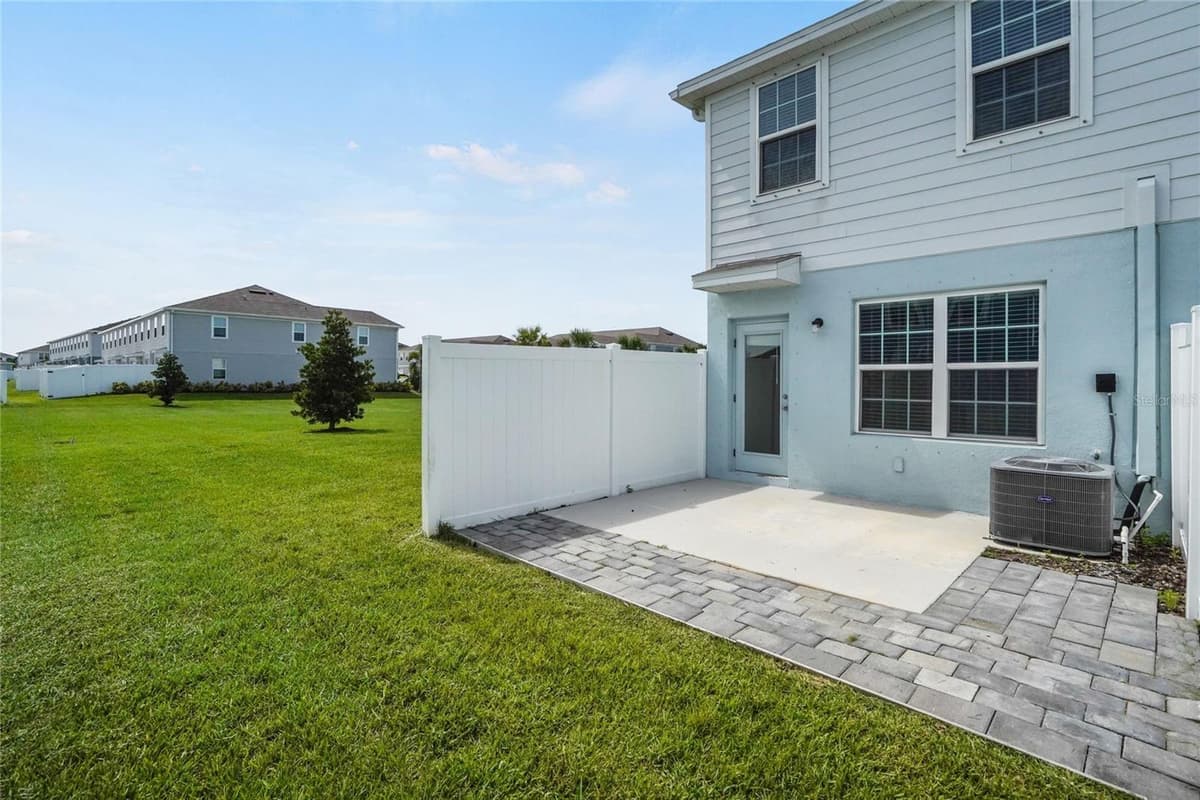 14229 CRIMSON AVENUE — photo 3 of 39