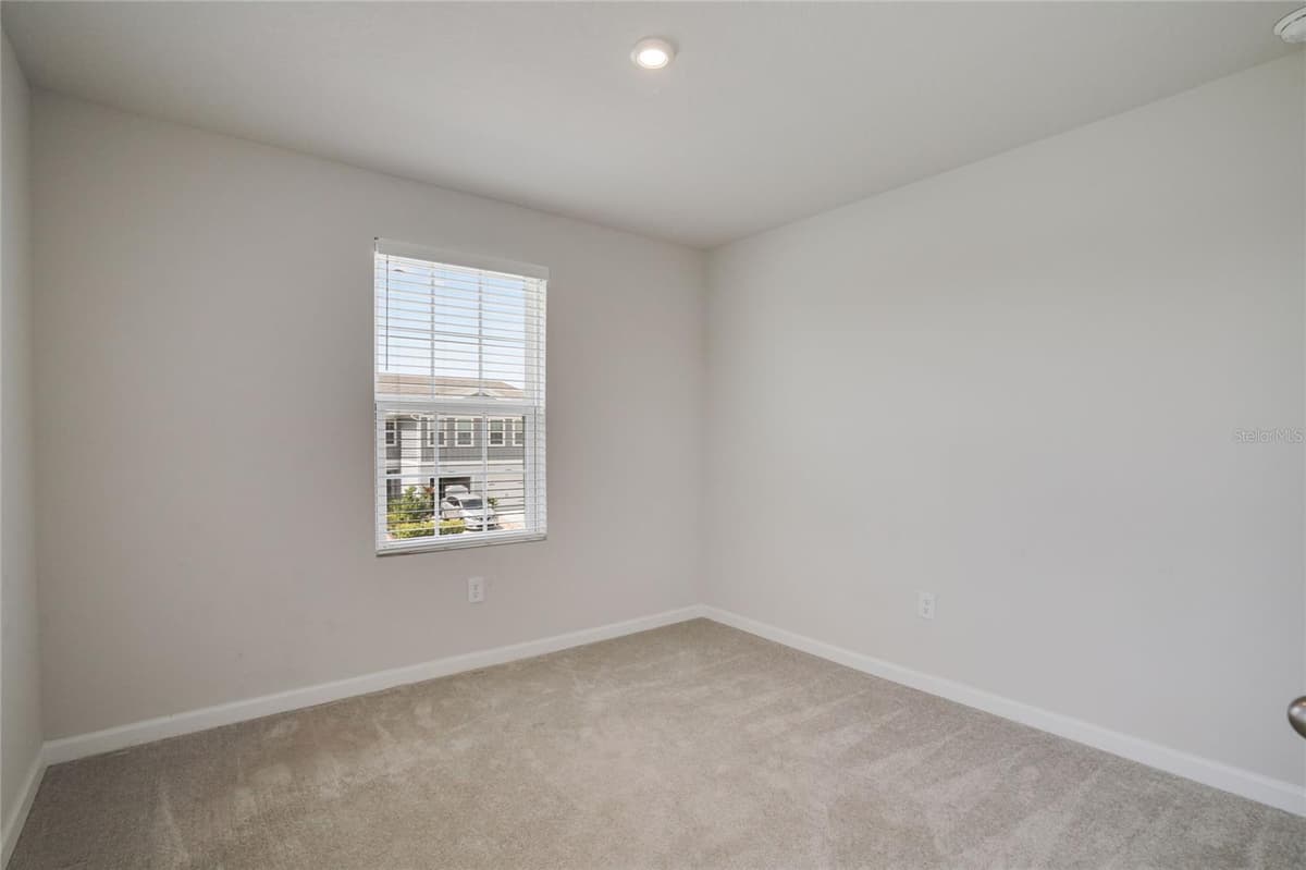 14229 CRIMSON AVENUE — photo 33 of 39