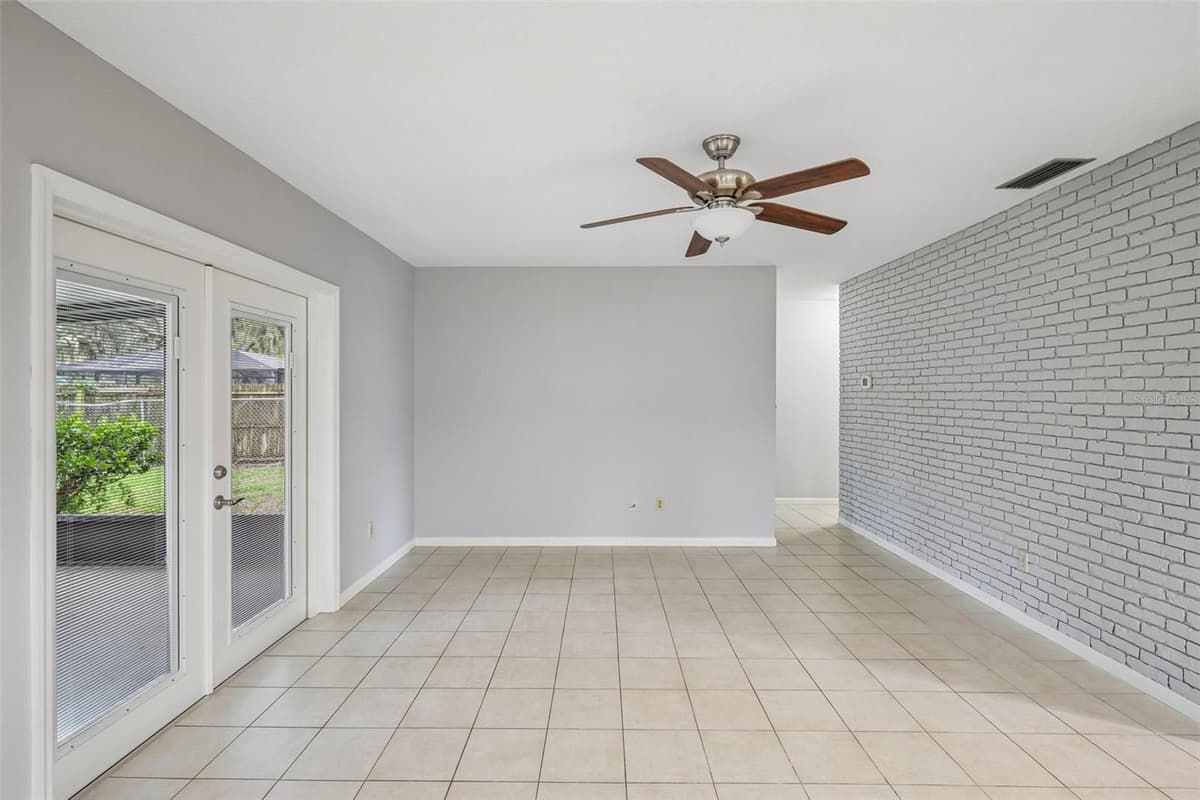 3718 SAND PEBBLE DRIVE — photo 4 of 47