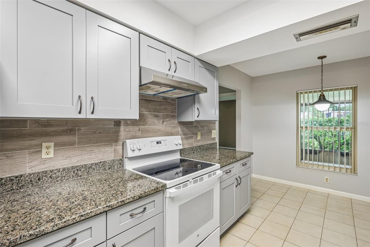 3718 SAND PEBBLE DRIVE — photo 13 of 47