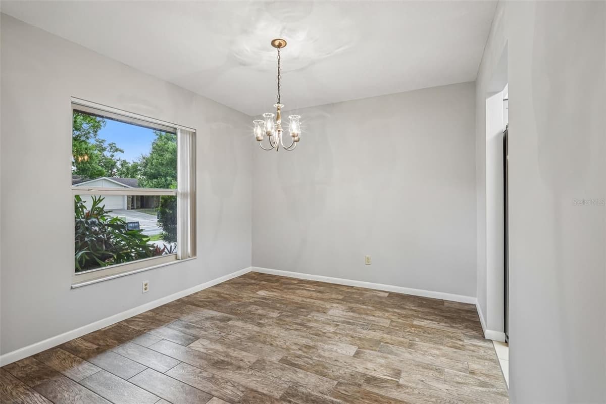 3718 SAND PEBBLE DRIVE — photo 10 of 47
