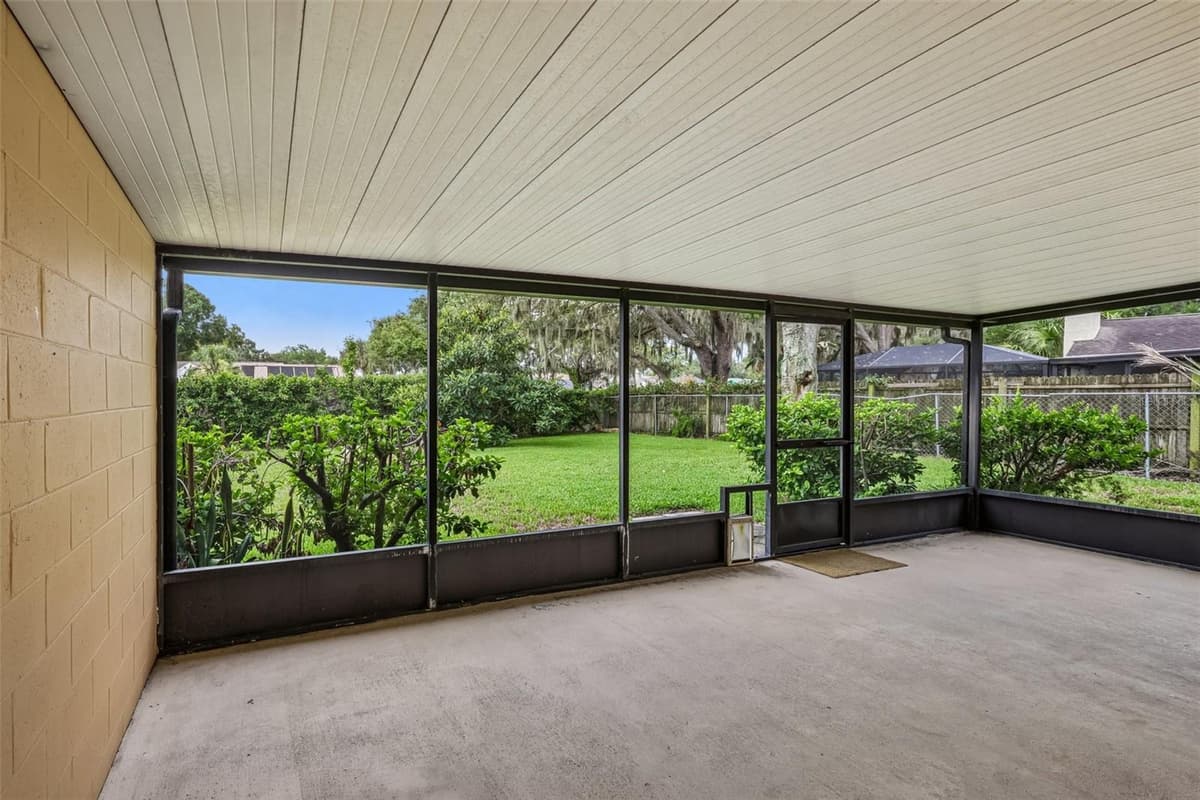 3718 SAND PEBBLE DRIVE — photo 32 of 47