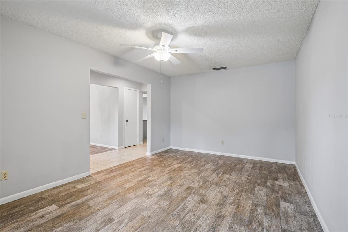 3718 SAND PEBBLE DRIVE — photo 17 of 47