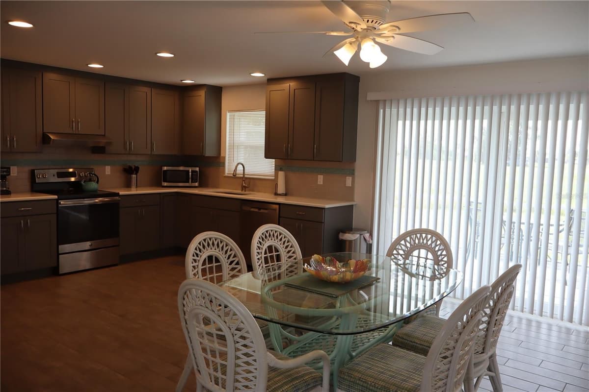 18 GOLFVIEW COURT — photo 21 of 67