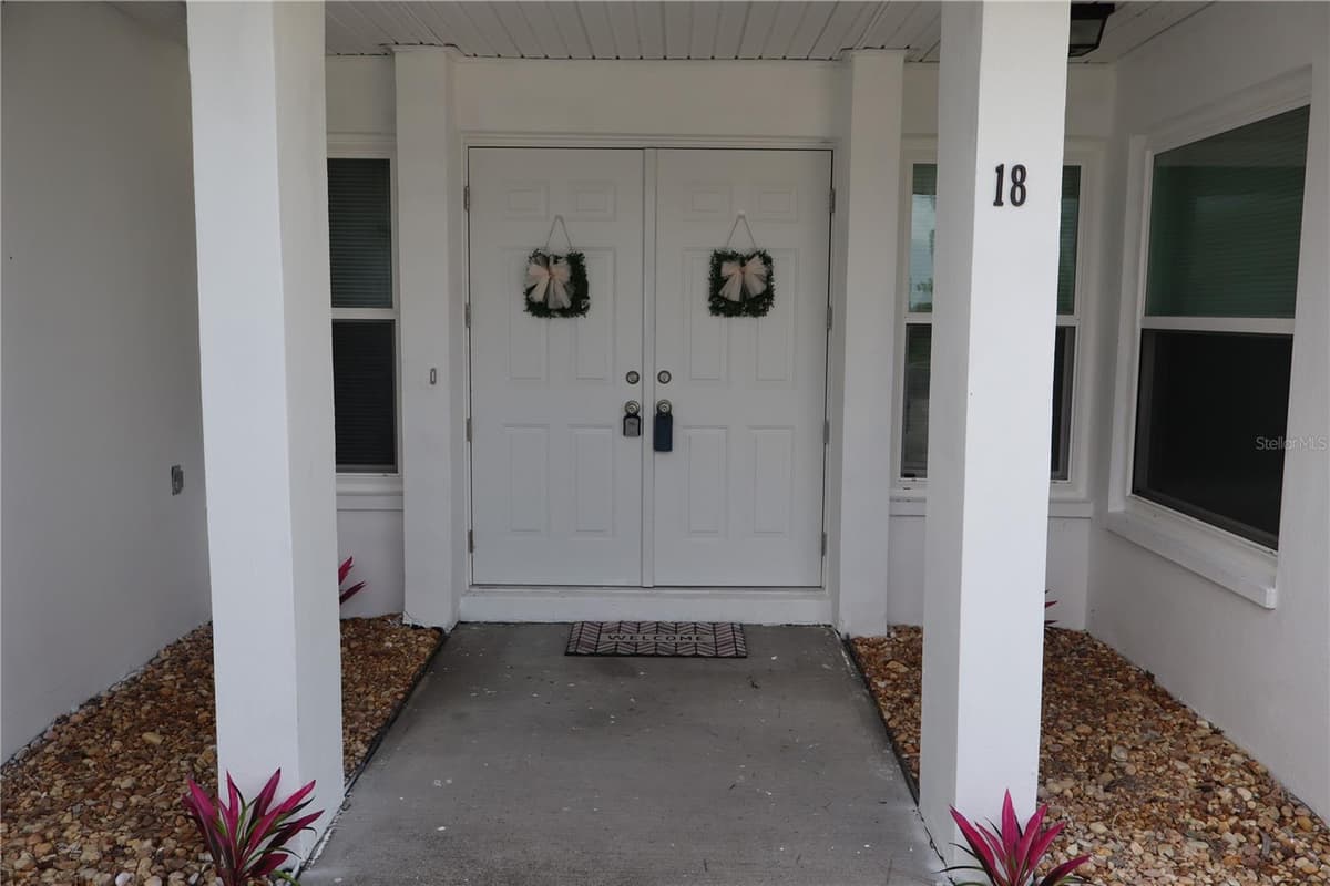 18 GOLFVIEW COURT — photo 3 of 67
