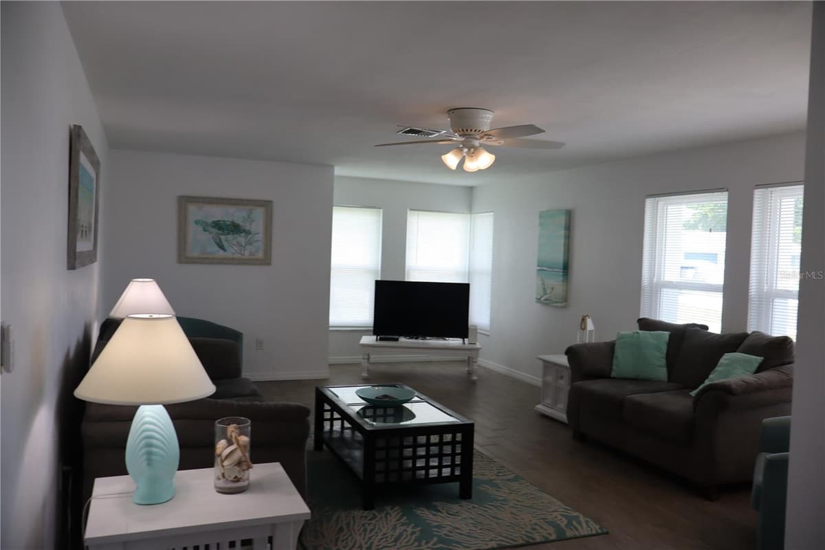 18 GOLFVIEW COURT — photo 14 of 67