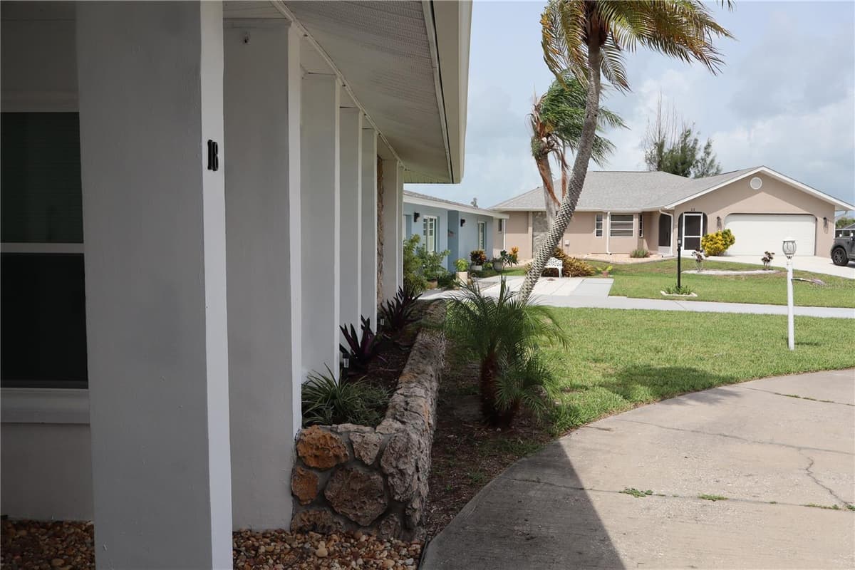 18 GOLFVIEW COURT — photo 4 of 67