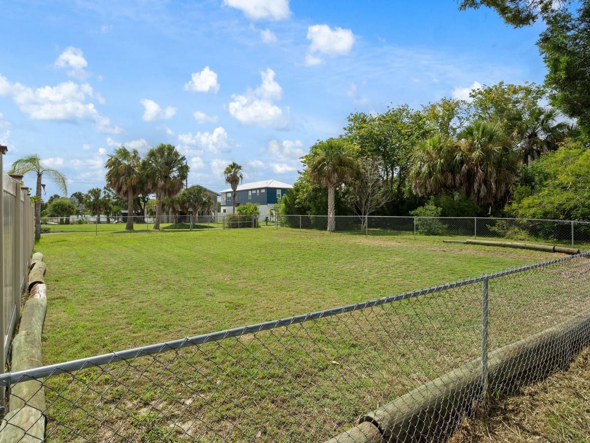 3287 SEA GRAPE DRIVE — photo 11 of 14