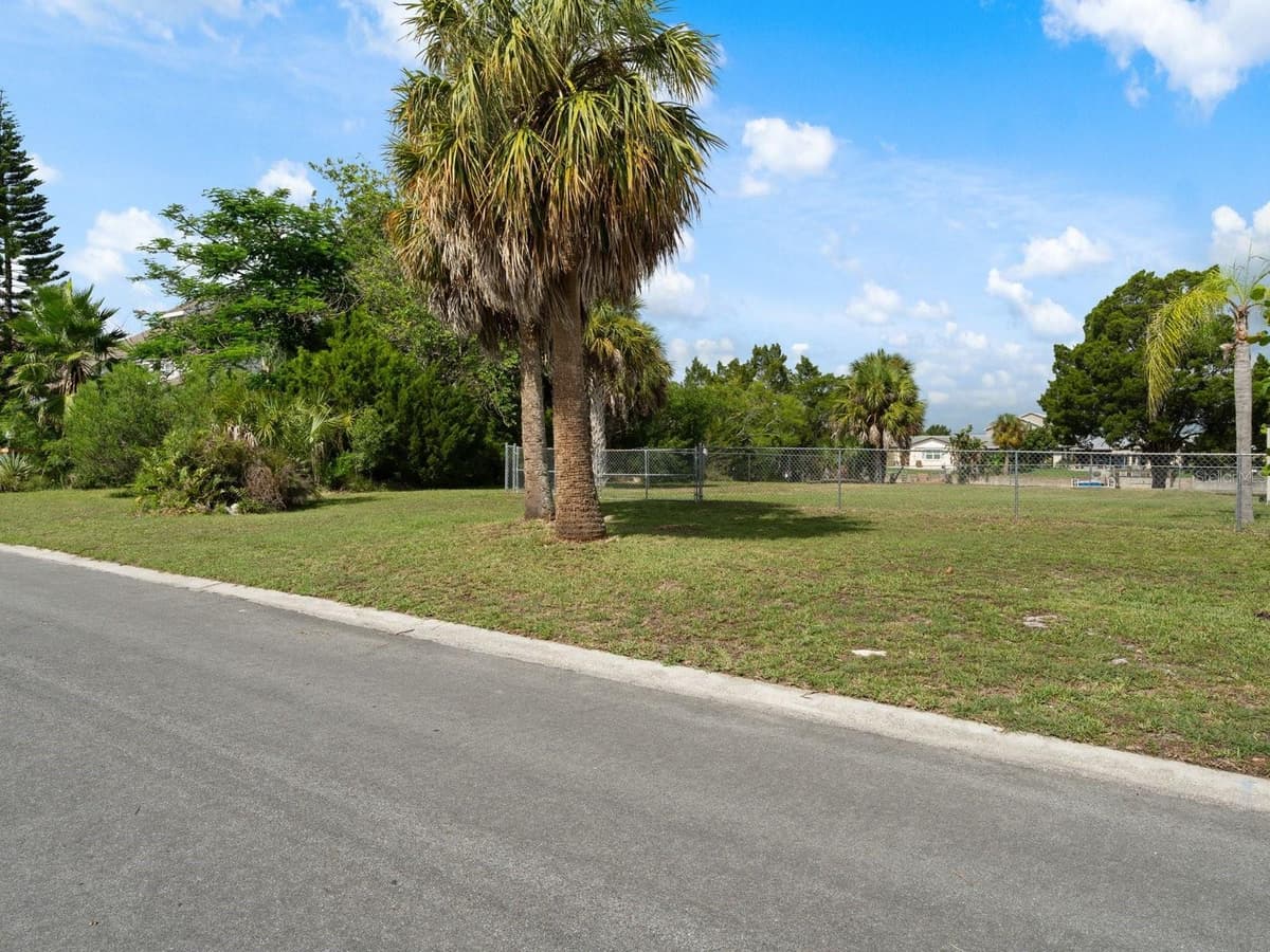 3287 SEA GRAPE DRIVE — photo 9 of 14