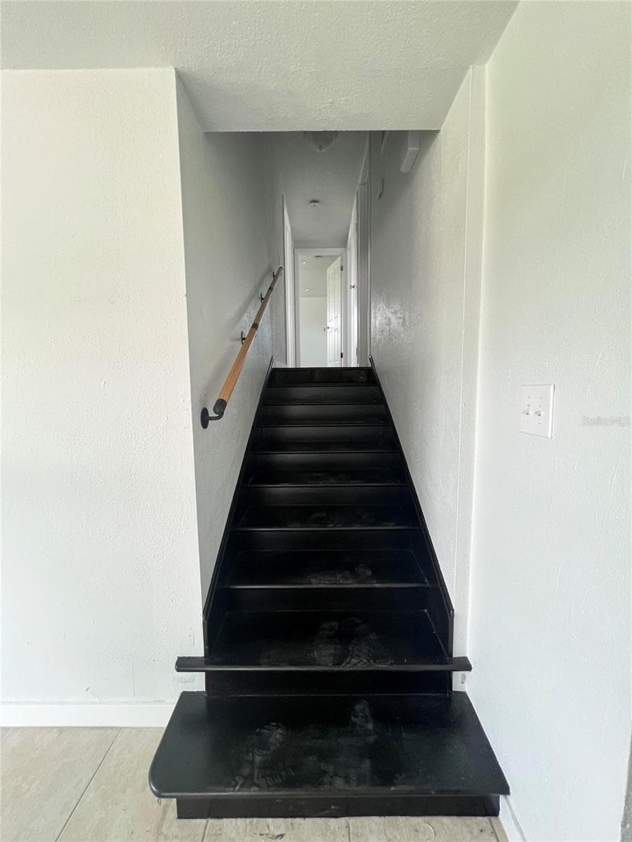 744 LEMON AVENUE — photo 6 of 19