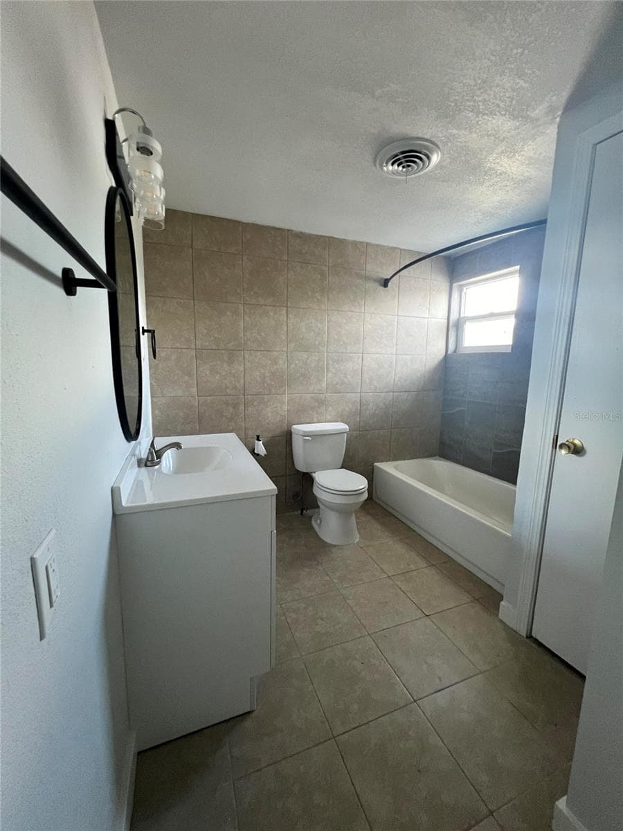 744 LEMON AVENUE — photo 7 of 19