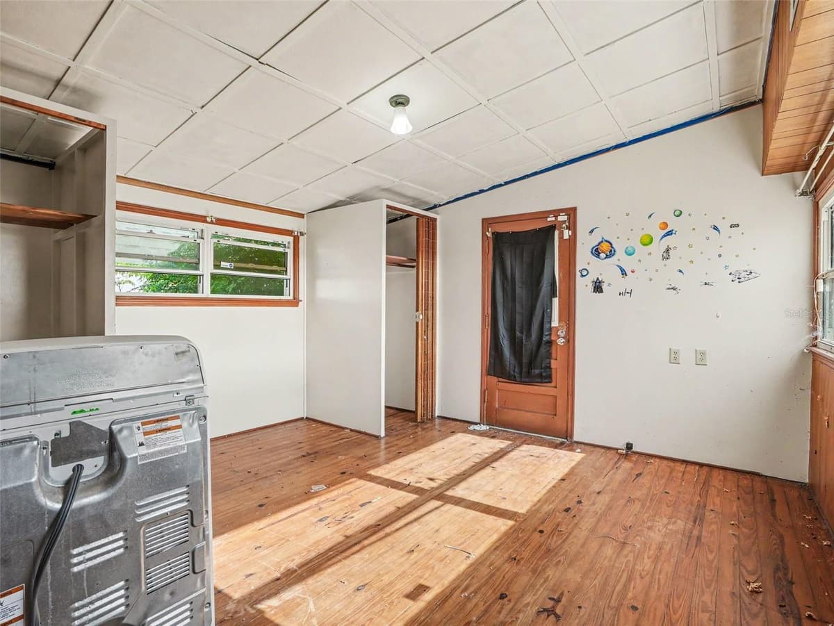 2207 AVENUE B NW — photo 14 of 15