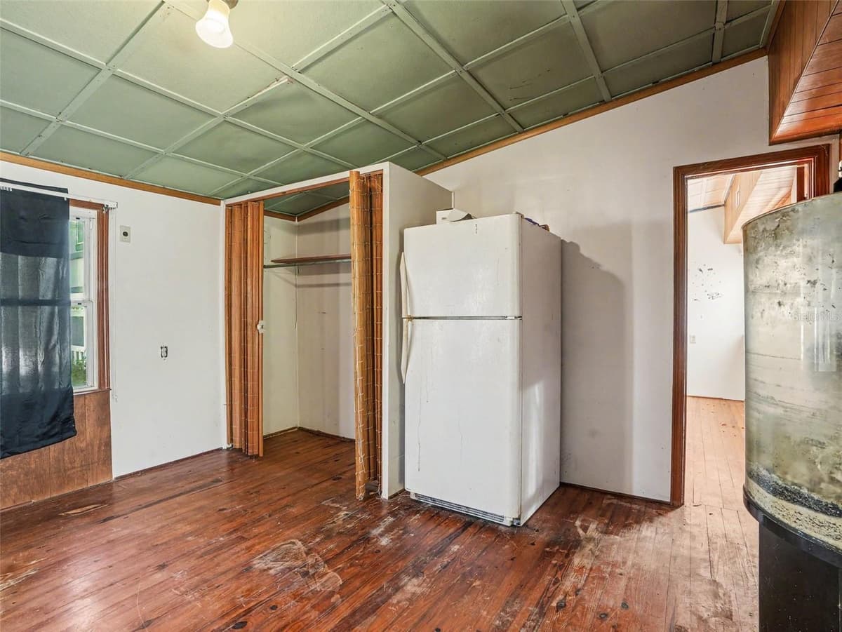 2207 AVENUE B NW — photo 13 of 15