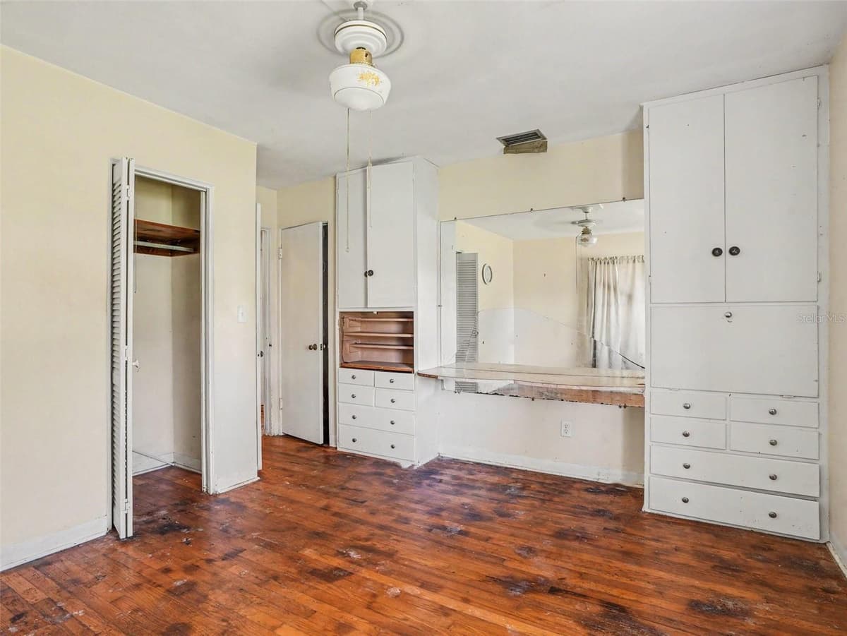2207 AVENUE B NW — photo 12 of 15