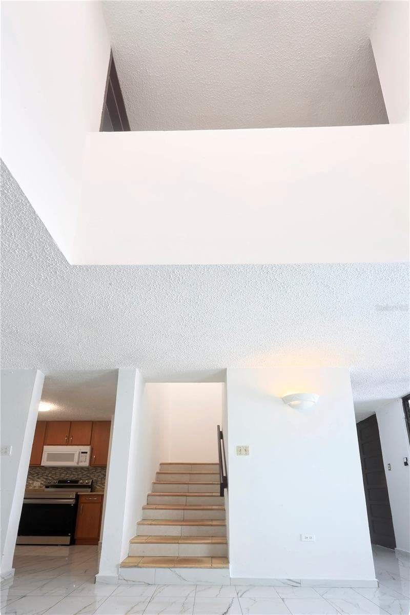 632-5 AVE. SAN PATRICIO — photo 7 of 19