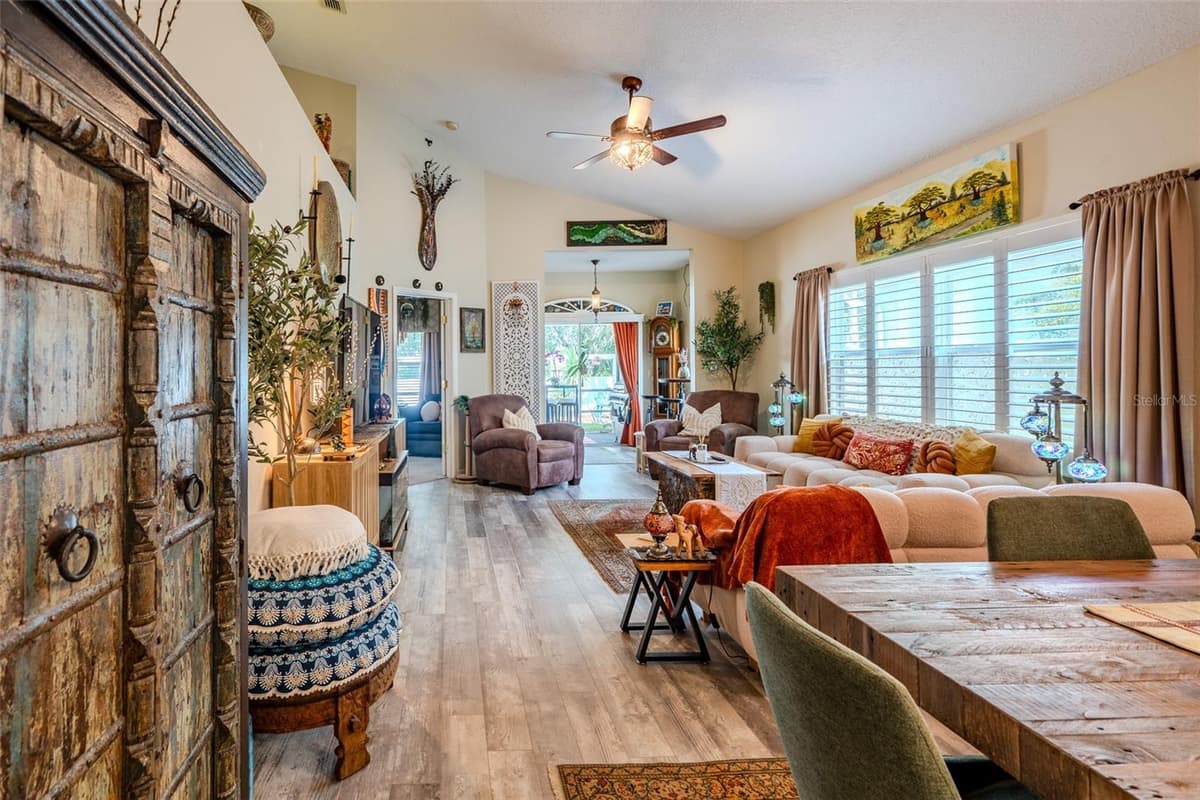 8027 SAINT ANDREWS WAY — photo 9 of 45