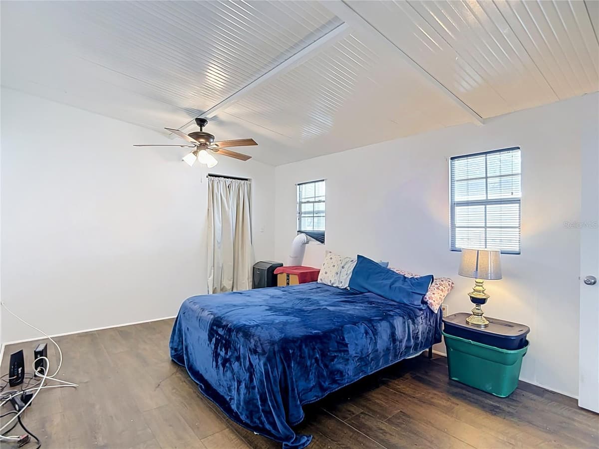 39032 OLA AVENUE — photo 15 of 32
