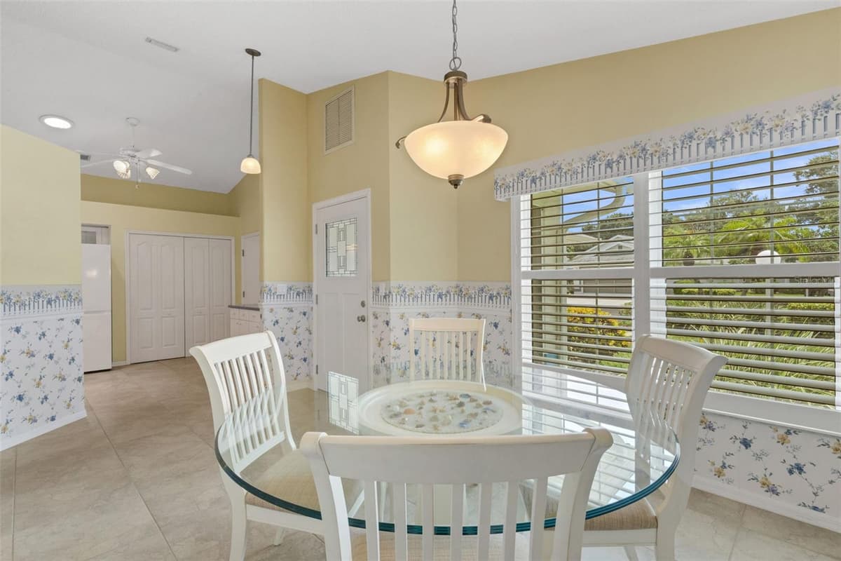 4430 FERN DRIVE — photo 23 of 75