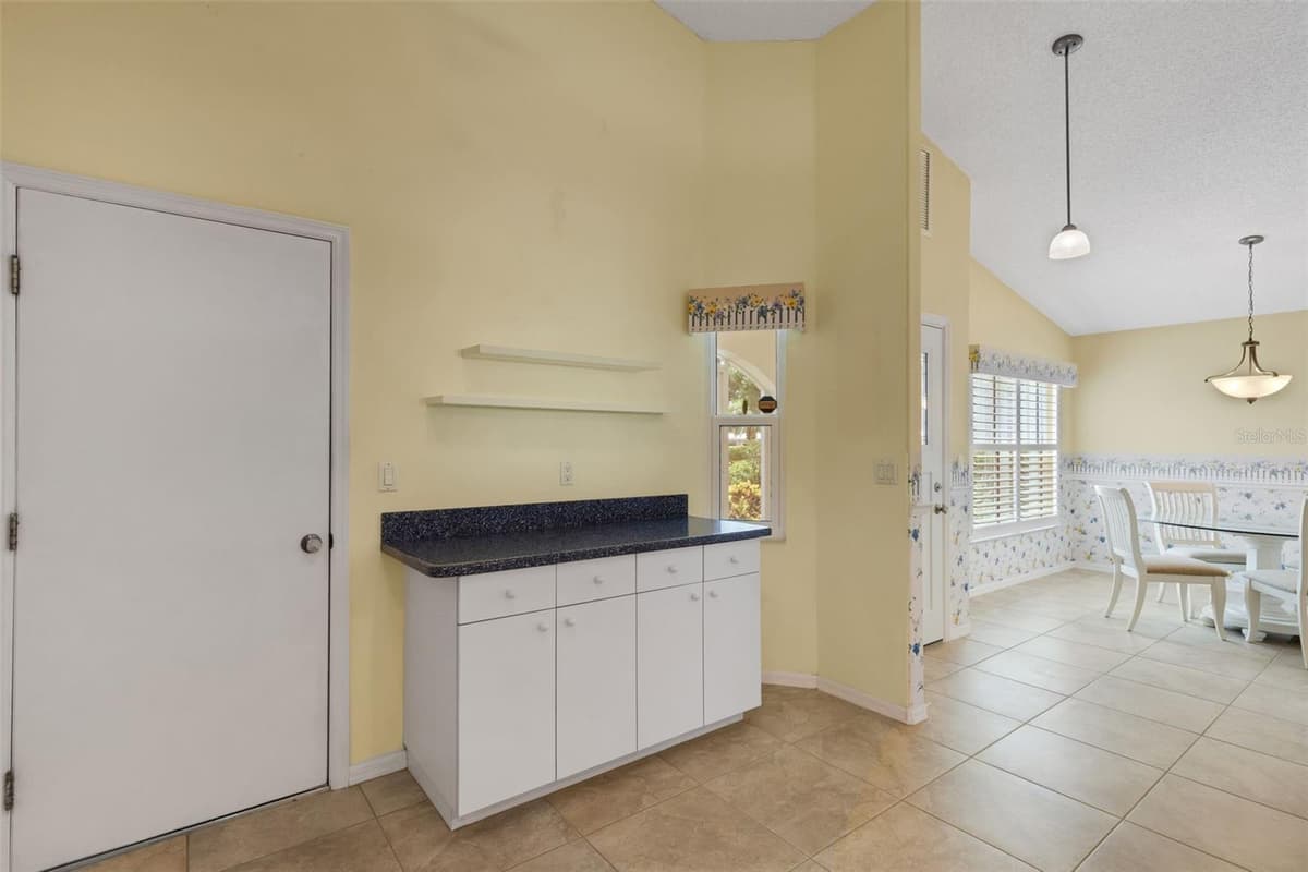 4430 FERN DRIVE — photo 31 of 75