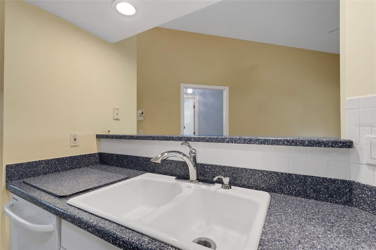 4430 FERN DRIVE — photo 30 of 75