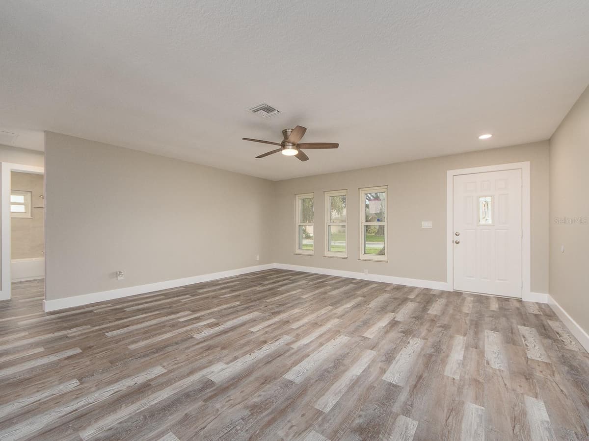 11883 108TH AVENUE — photo 11 of 40