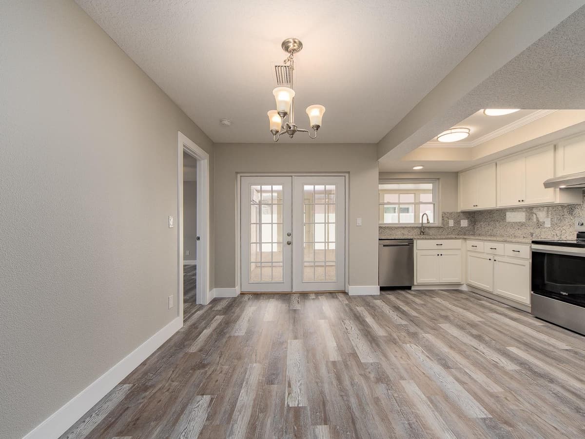 11883 108TH AVENUE — photo 16 of 40