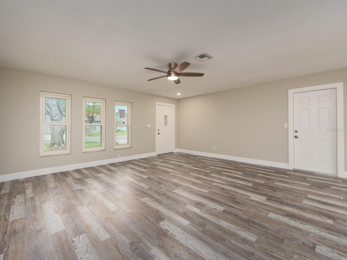 11883 108TH AVENUE — photo 13 of 40
