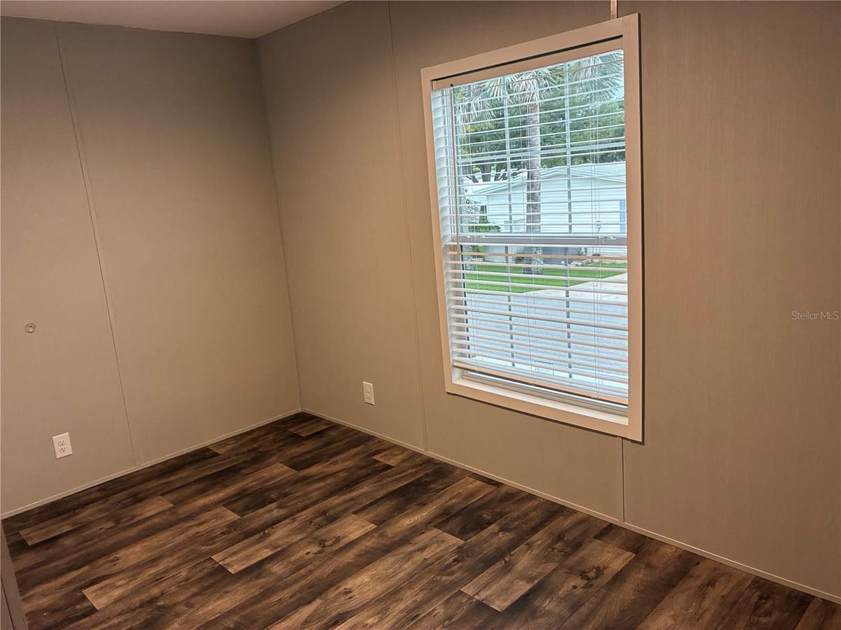 263 EDGEWOOD BOULEVARD — photo 9 of 16