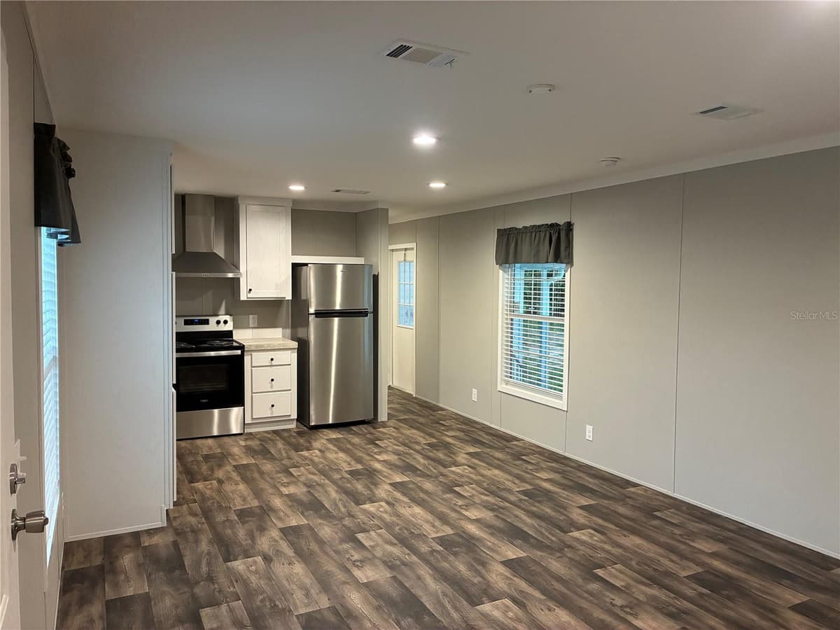 263 EDGEWOOD BOULEVARD — photo 4 of 16