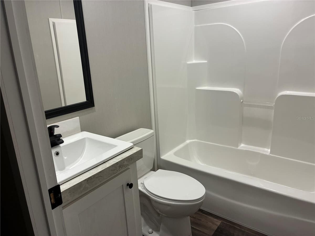 263 EDGEWOOD BOULEVARD — photo 8 of 16