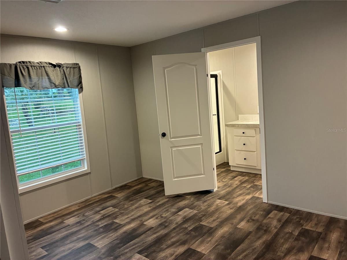 263 EDGEWOOD BOULEVARD — photo 7 of 16