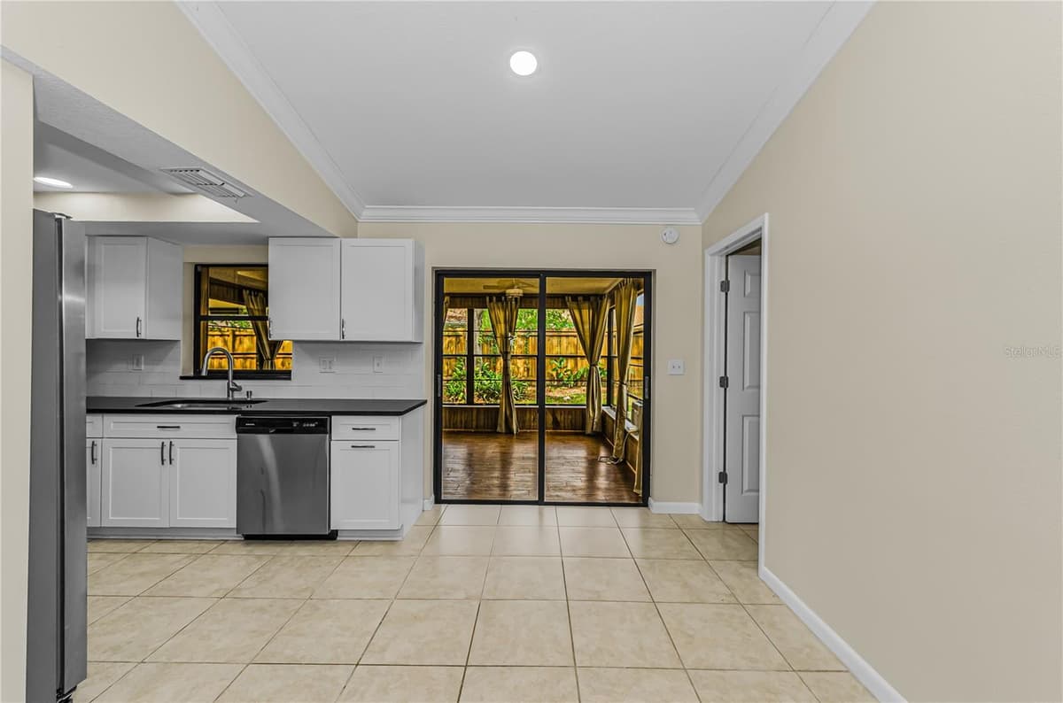 260 ARBOR GLEN DRIVE — photo 9 of 45