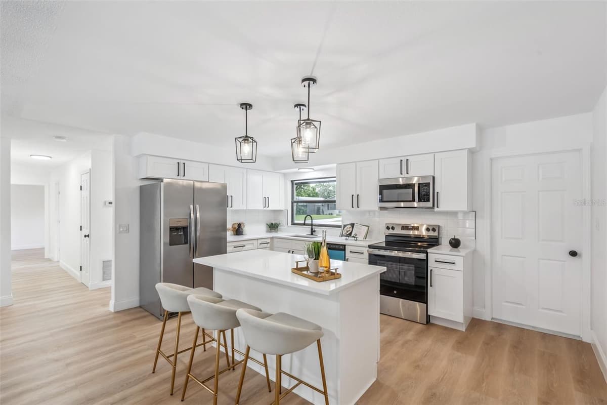 336 TANGERINE STREET — photo 9 of 24