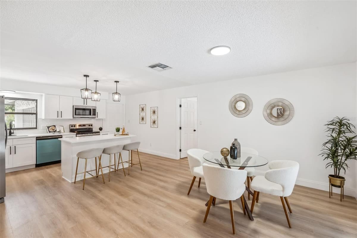 336 TANGERINE STREET — photo 7 of 24