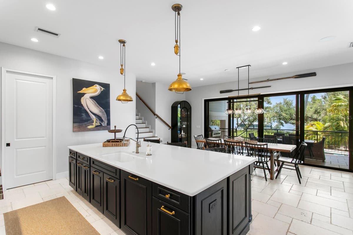220 HARBOR DRIVE — photo 15 of 93