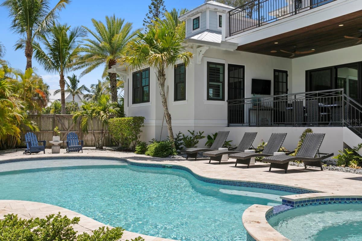 220 HARBOR DRIVE — photo 63 of 93
