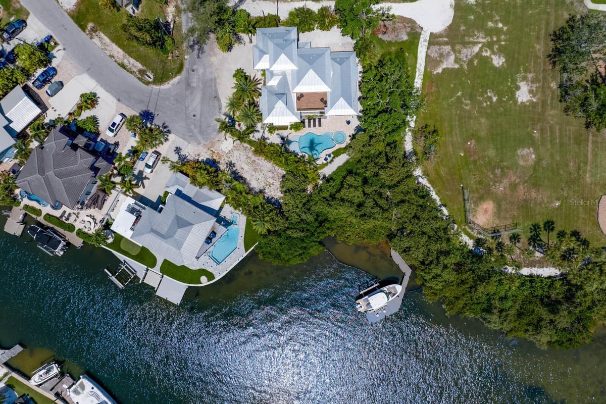 220 HARBOR DRIVE — photo 87 of 93