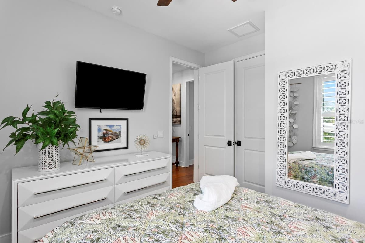 220 HARBOR DRIVE — photo 39 of 93