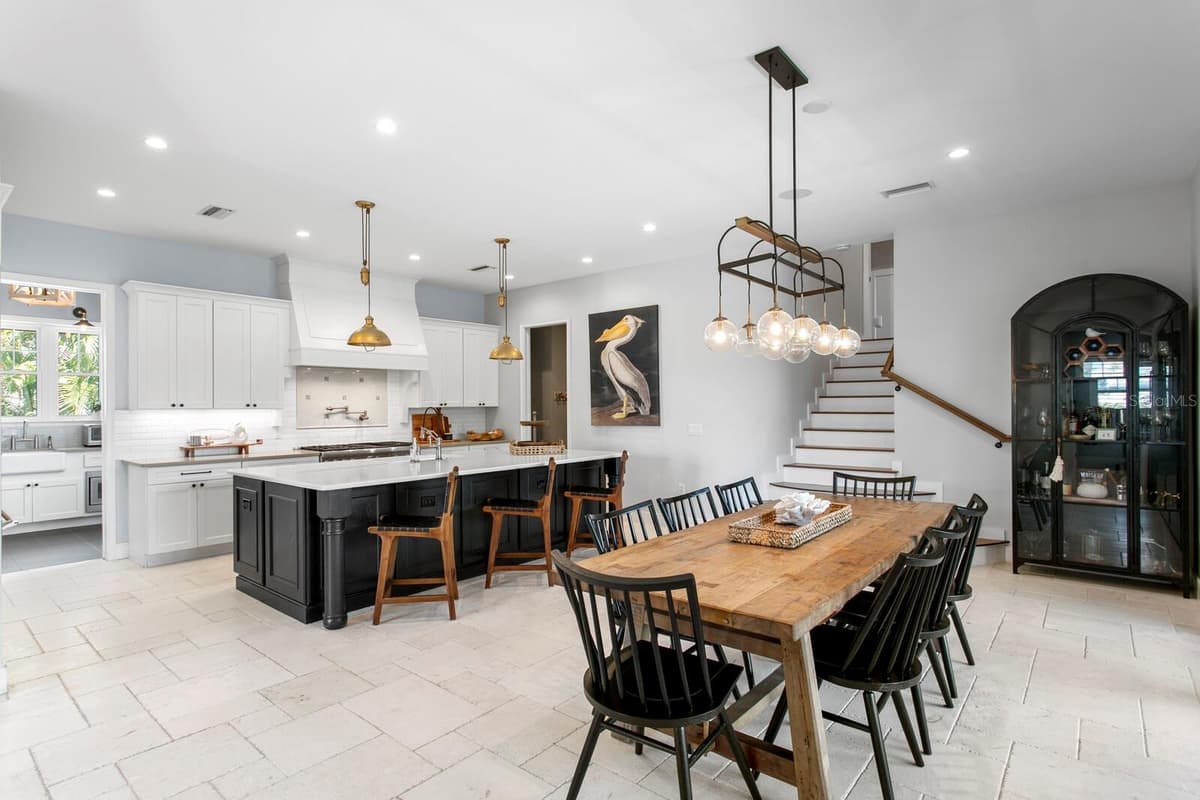 220 HARBOR DRIVE — photo 12 of 93