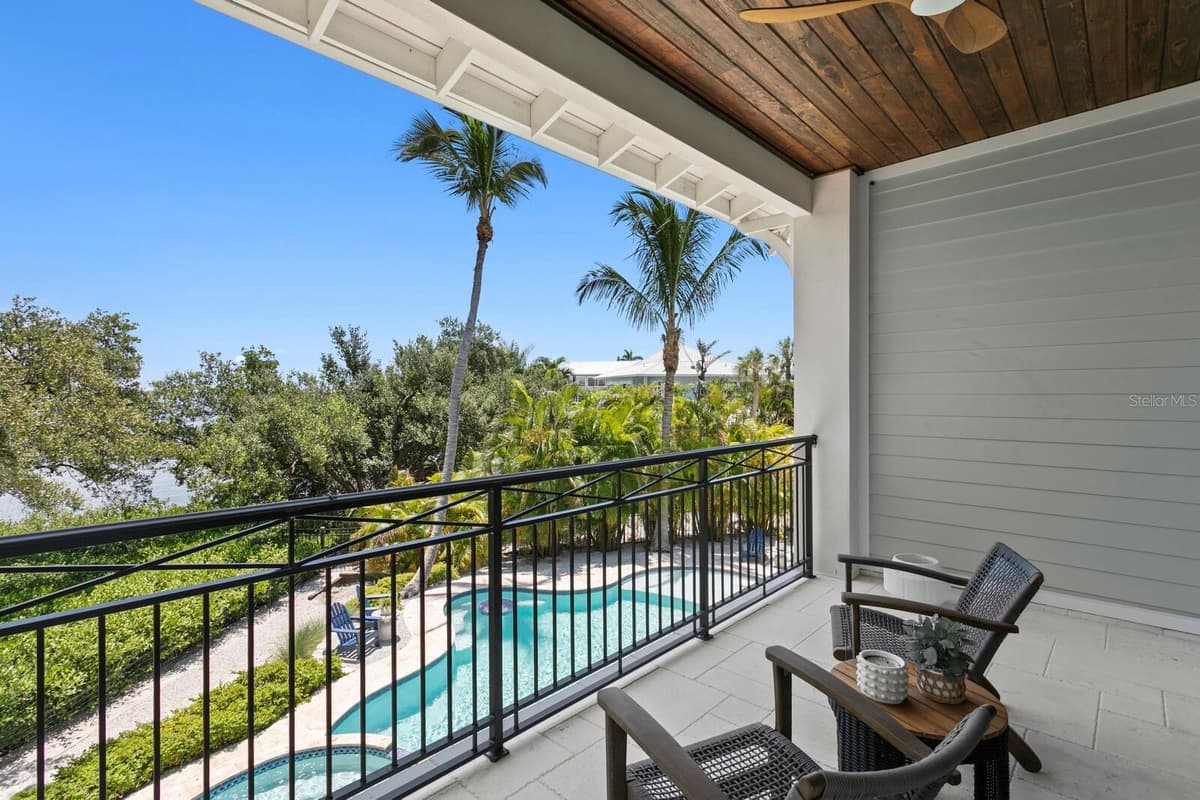 220 HARBOR DRIVE — photo 35 of 93