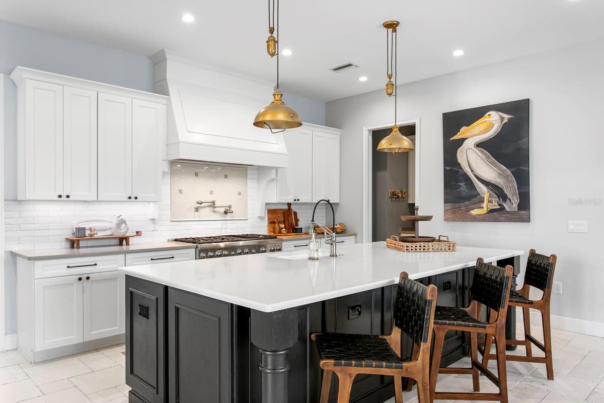 220 HARBOR DRIVE — photo 10 of 93