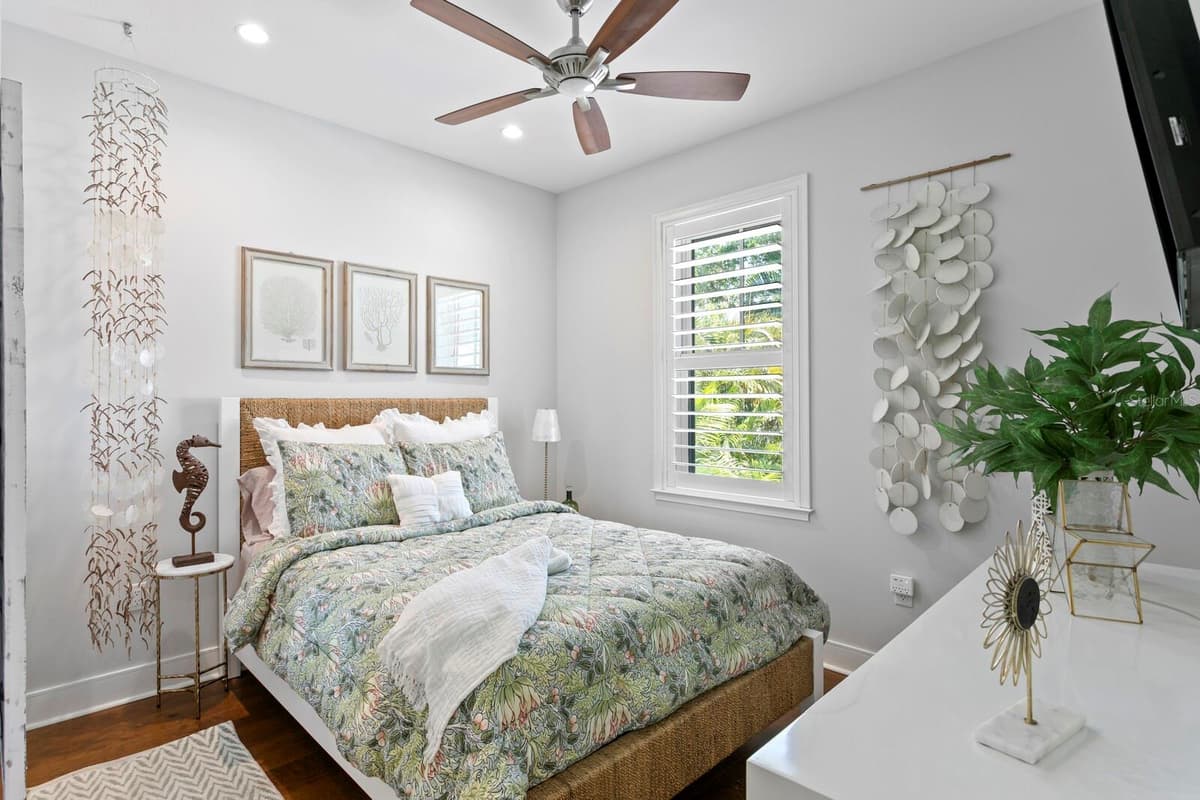 220 HARBOR DRIVE — photo 38 of 93